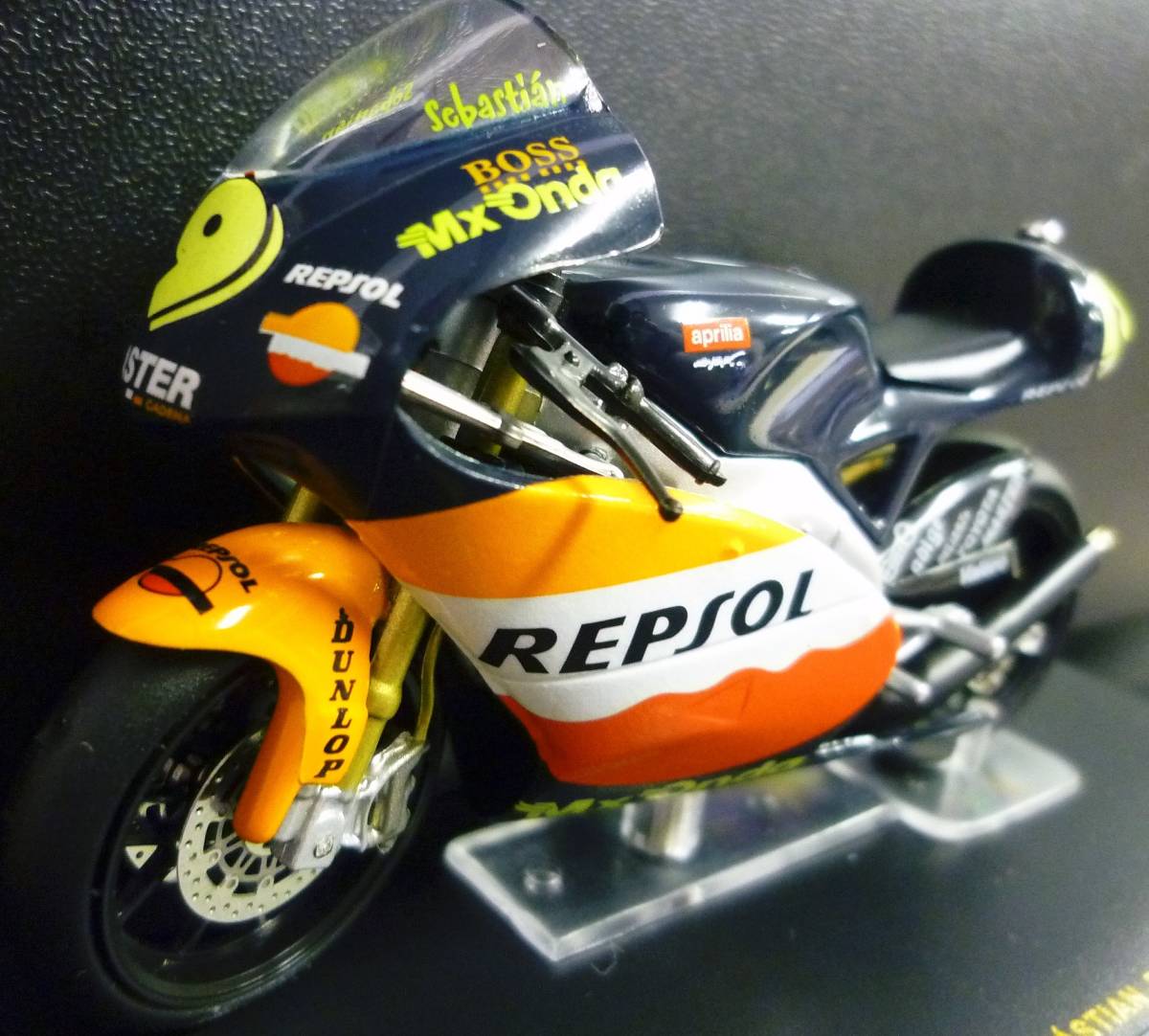 ixo　1/24　REPSOL アプリリア RSW250　セバスチャン　ポルト　#19　レプソル　 APRILIA RSW 2005 MotoGP　☆　_画像2