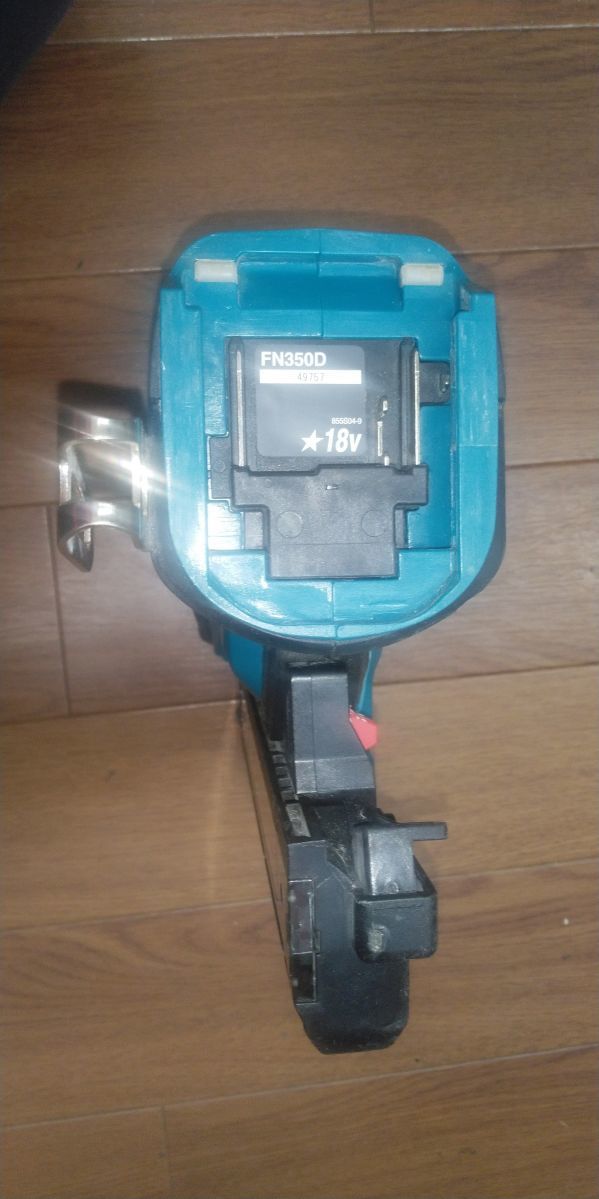 【できない】 ヤフオク! - マキタ 18V用充電式面木釘打機 FN350D 中古 本体... いたあとキ