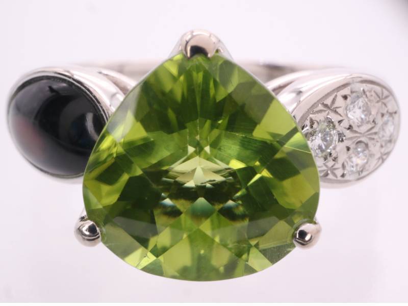 タサキ 美品 TASAKI 田崎真珠 ペリドット2.47ct ダイヤ0.04ct シェル