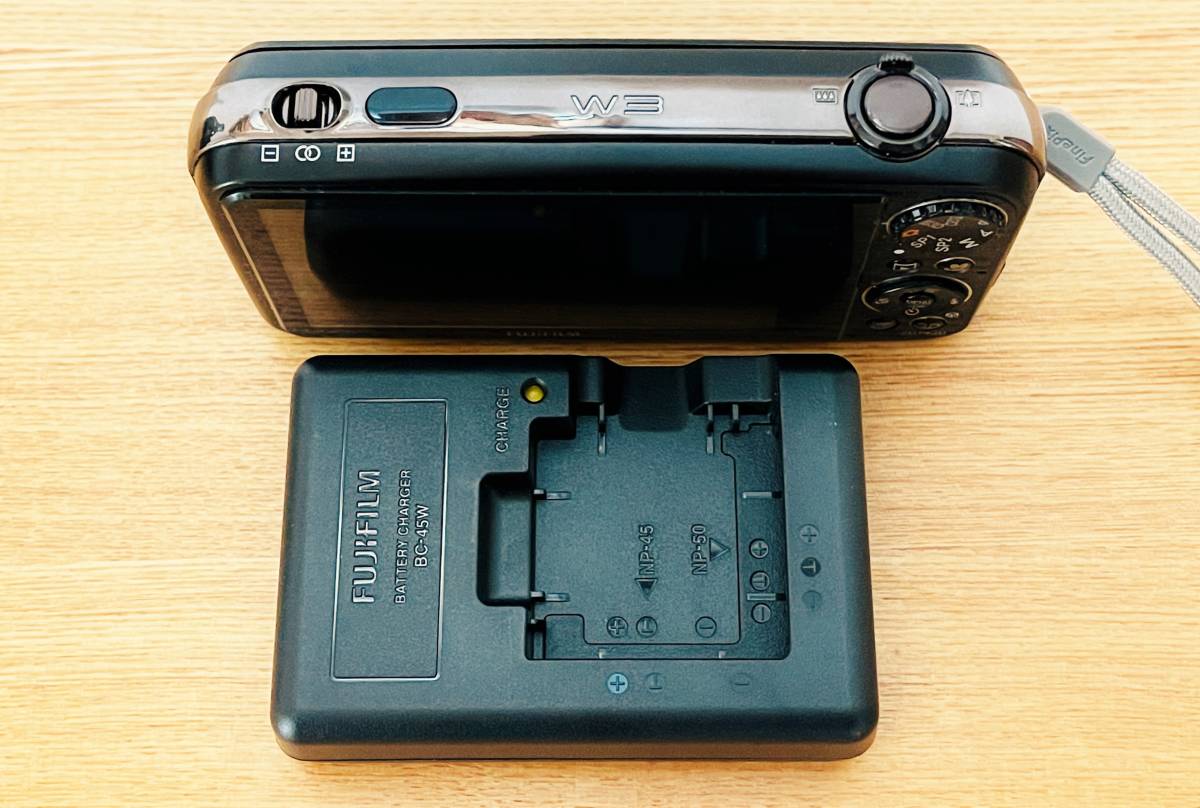 富士フイルム コンパクトデジタルカメラ FUJIFILM FinePix REAL 3D W3