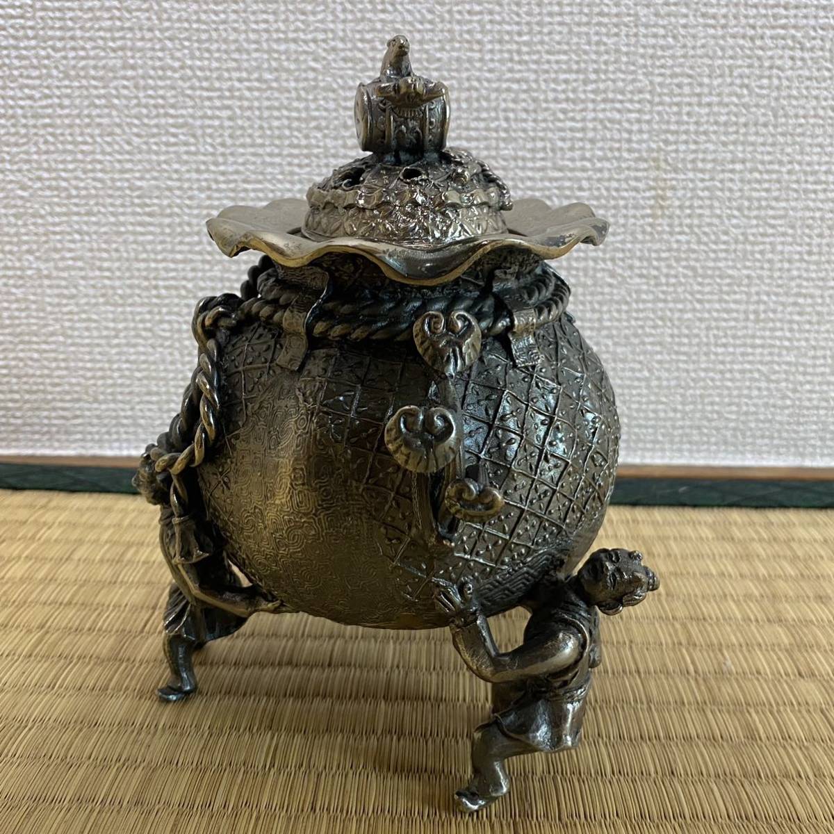 蝋型鋳物原型師 須賀月芳 作 銀製鼠小槌摘霊芝耳唐子三脚宝袋 蝋型鋳物原型師 須賀月芳 作 銀製鼠小槌摘霊芝耳唐子三脚宝袋