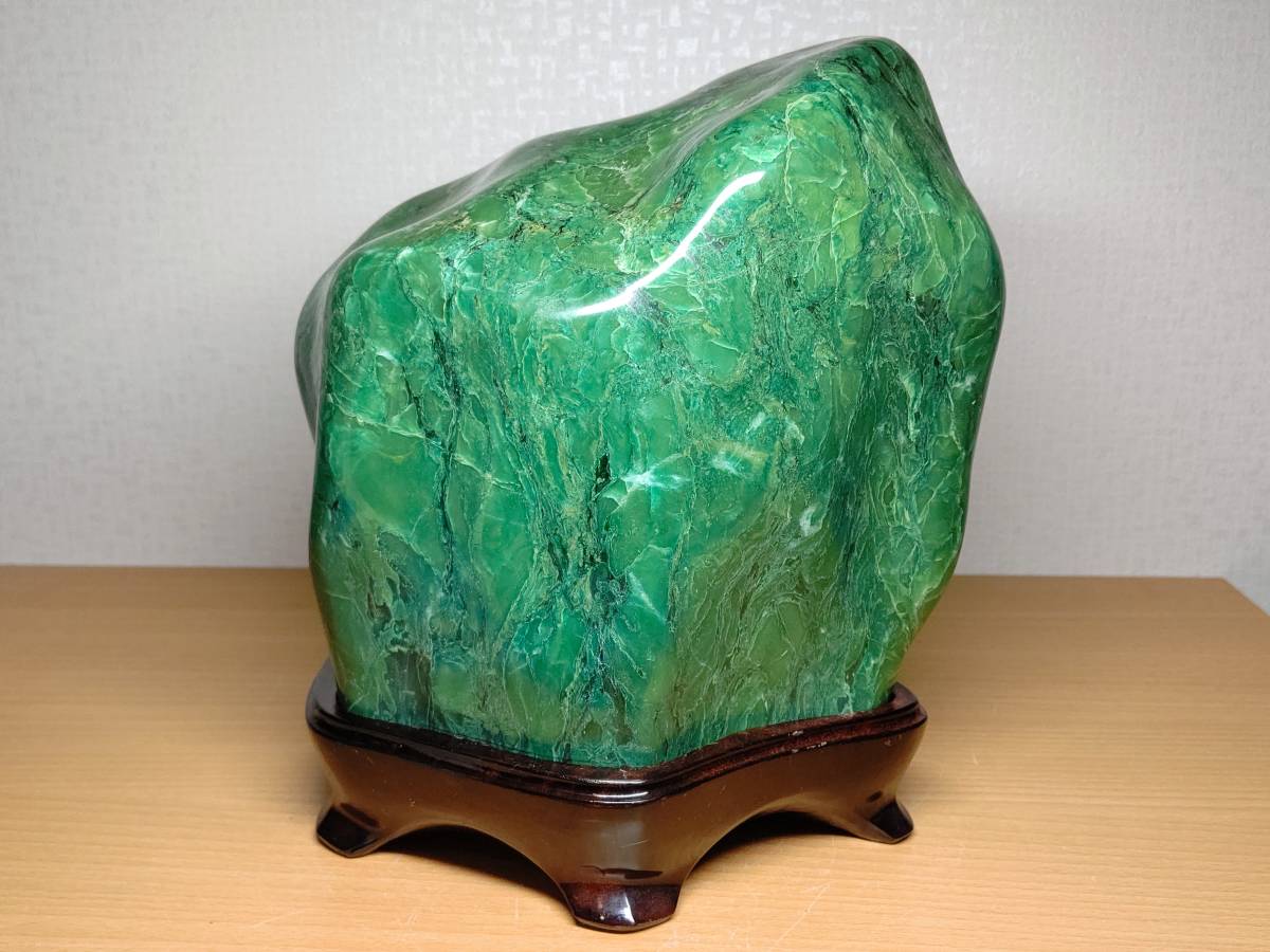 Yahoo!オークション - 緑塊 9kg 翡翠 ヒスイ 翡翠原石 原石 鑑賞 Yahoo!オークション - 緑塊 9kg 翡翠 ヒスイ 翡翠原石 原石 鑑賞