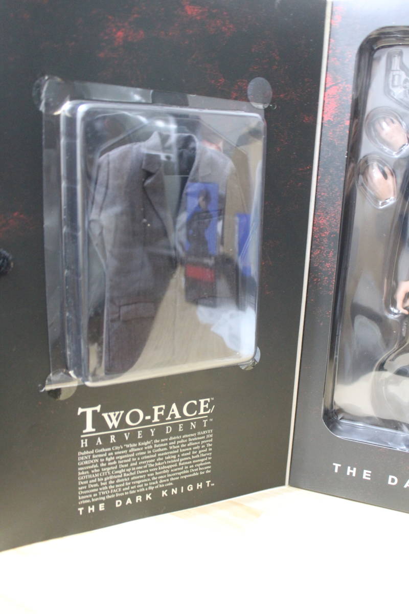 A144 未使用 豆魚雷限定 ホットトイズ HOT TOYS トゥーフェイス ムービー・マスターピース Two-Face1/6 フィギュア バットマン 13h_画像3