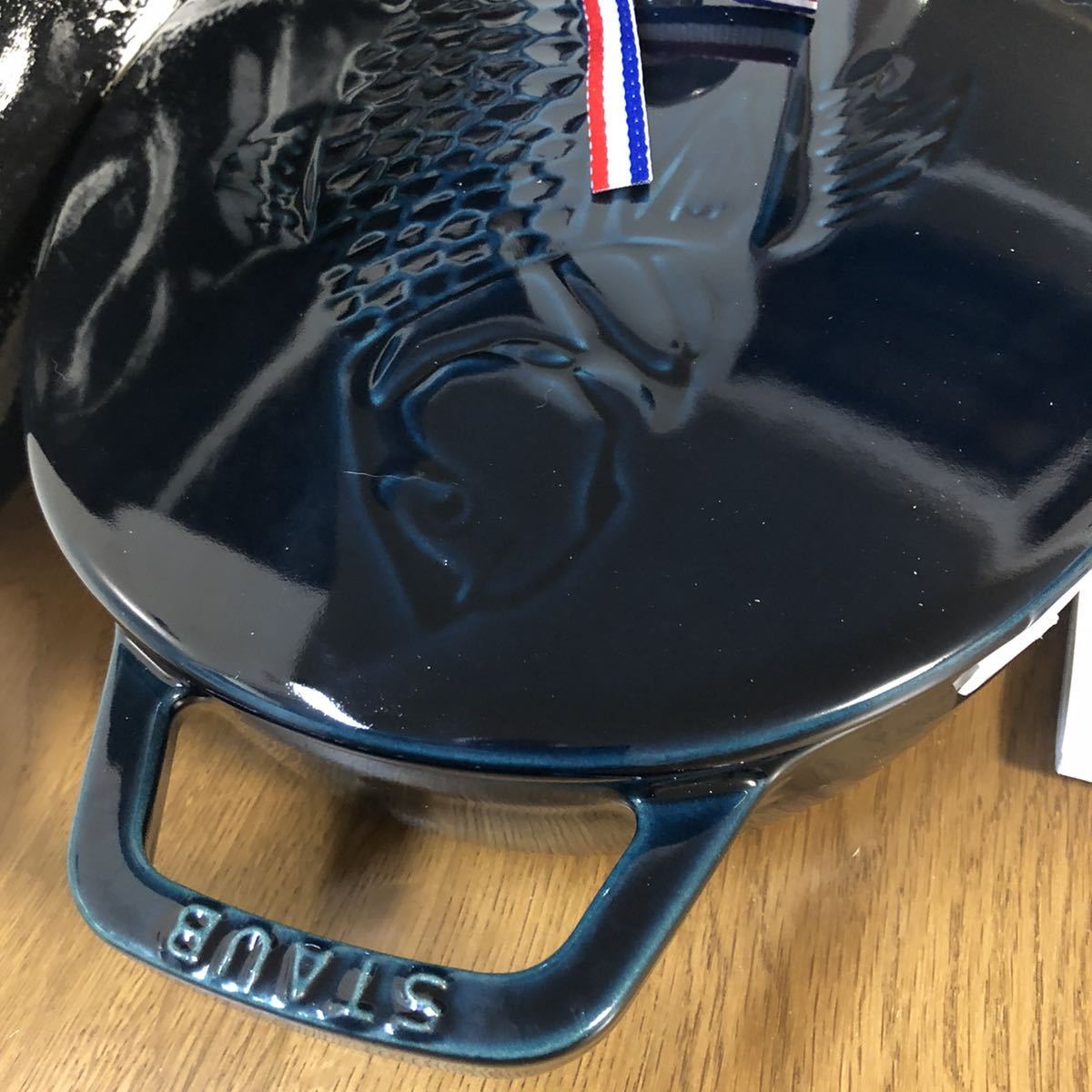 新品staub ラメール フィッシュ シグネチャー オーバル ホット 新品staub ラメール フィッシュ シグネチャー オーバル ホット