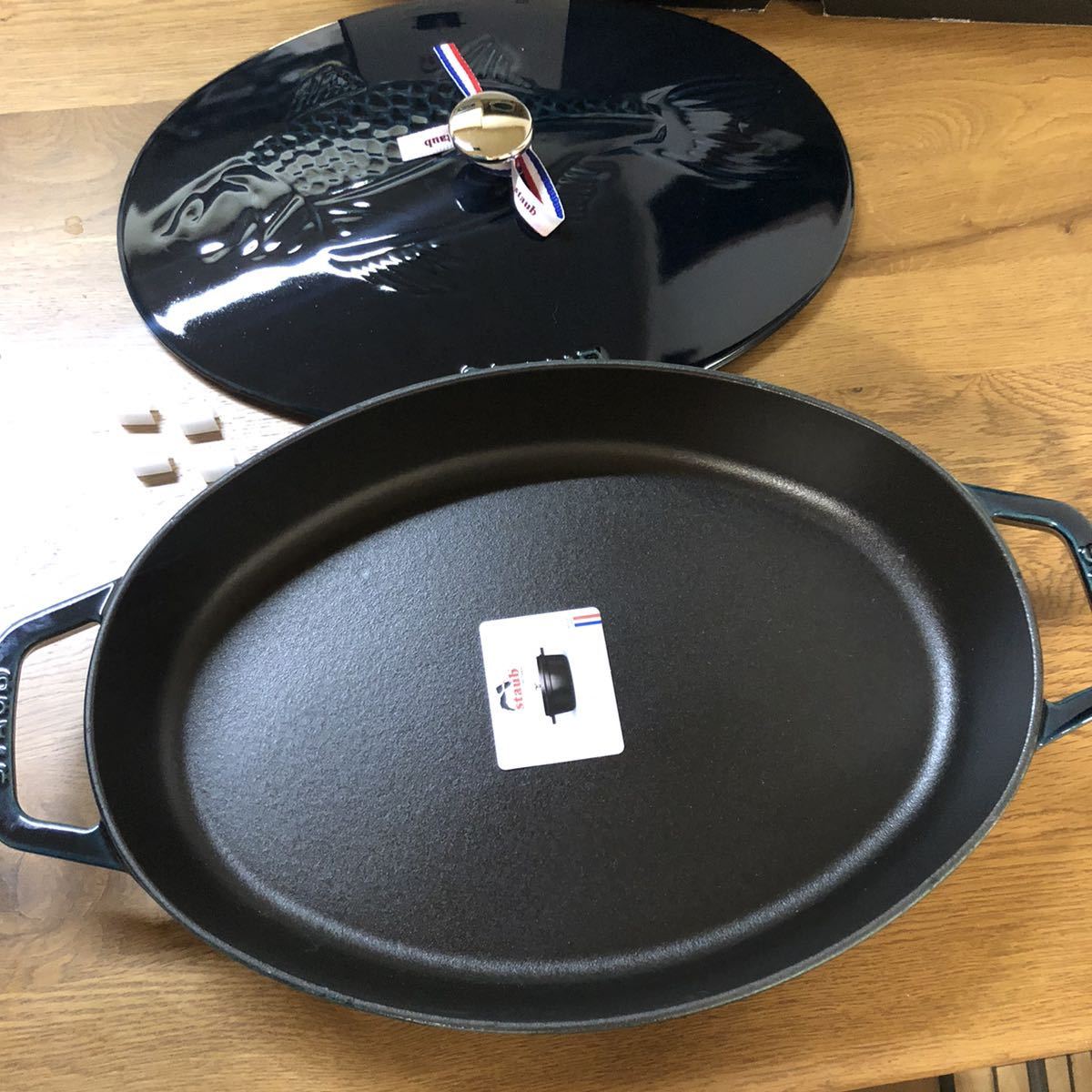 新品staub ラメール フィッシュ シグネチャー オーバル ホット 新品staub ラメール フィッシュ シグネチャー オーバル ホット