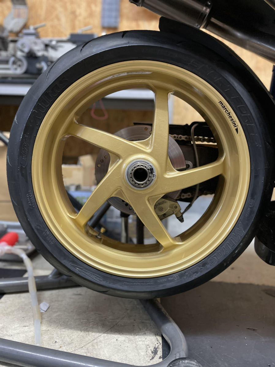 マルケジーニ m5r ゴールド タイヤほぼ新品、低走行300km程度 フレなし
