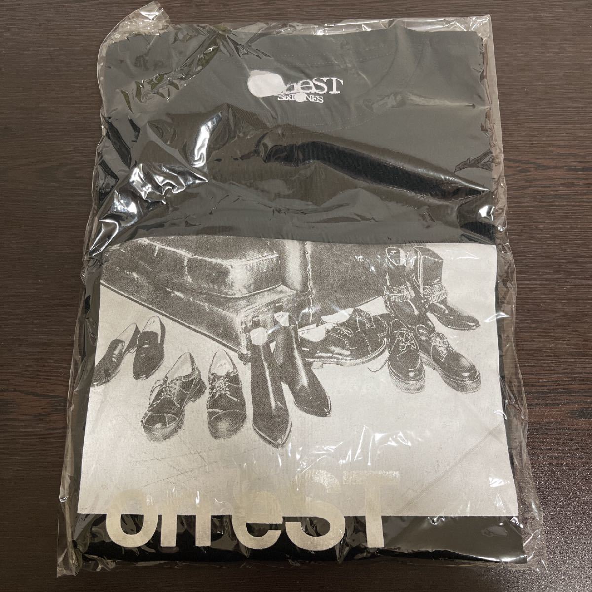SixTONES ロングTシャツ ロンT Tシャツ ツアーTシャツ on eST oneST