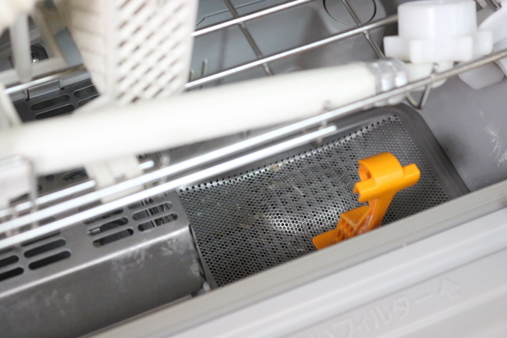 ト石】Panasonic/パナソニック 電気食器洗い乾燥機 NP-TR8-H 2015年製