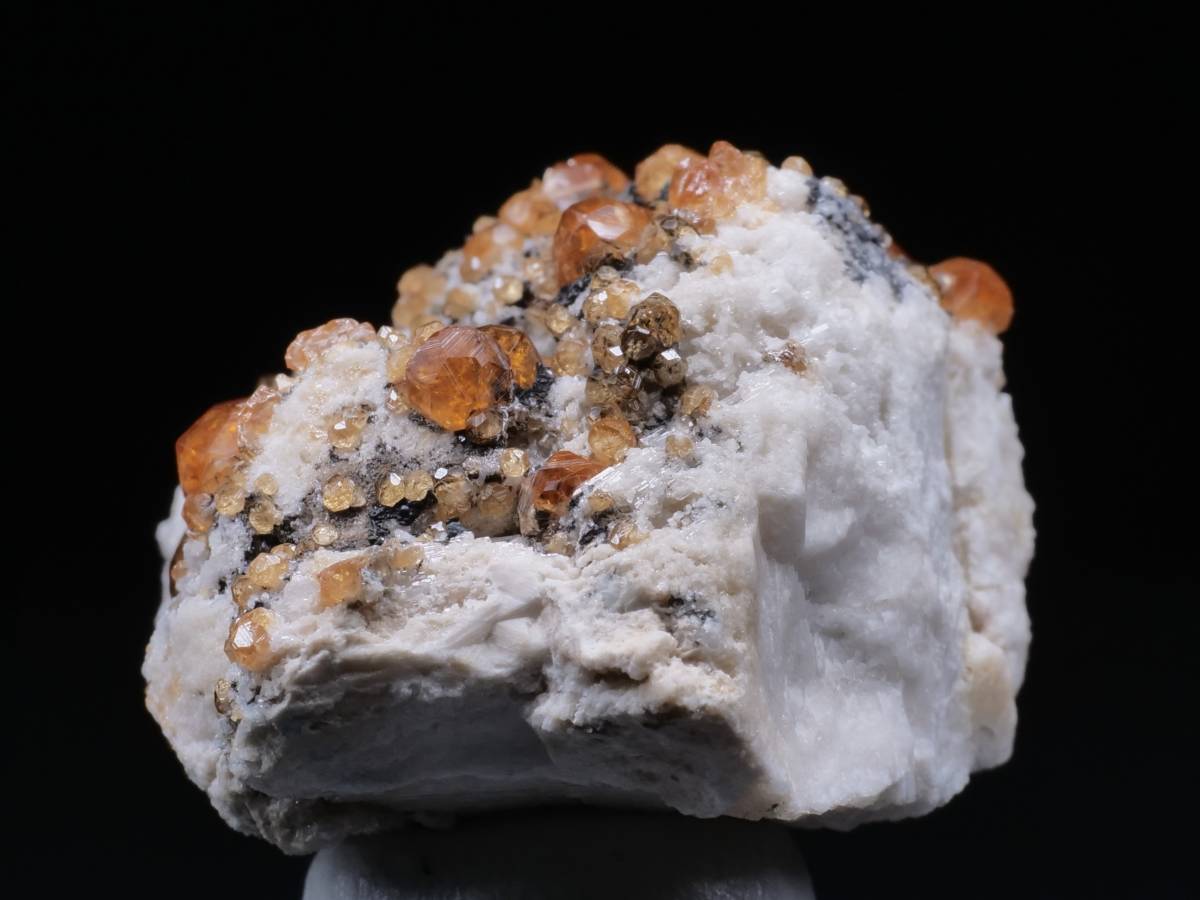 中国 スペサルティン C-448 天然石 原石 鉱物 標本 鉱石 満礬柘榴石 ...