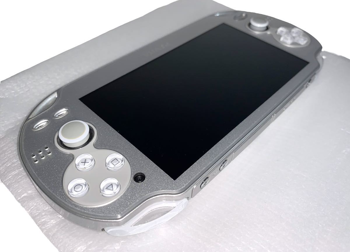 超安い販売中 PlayStation シルバー Wi-Fiモデル Vita 携帯用ゲーム本体