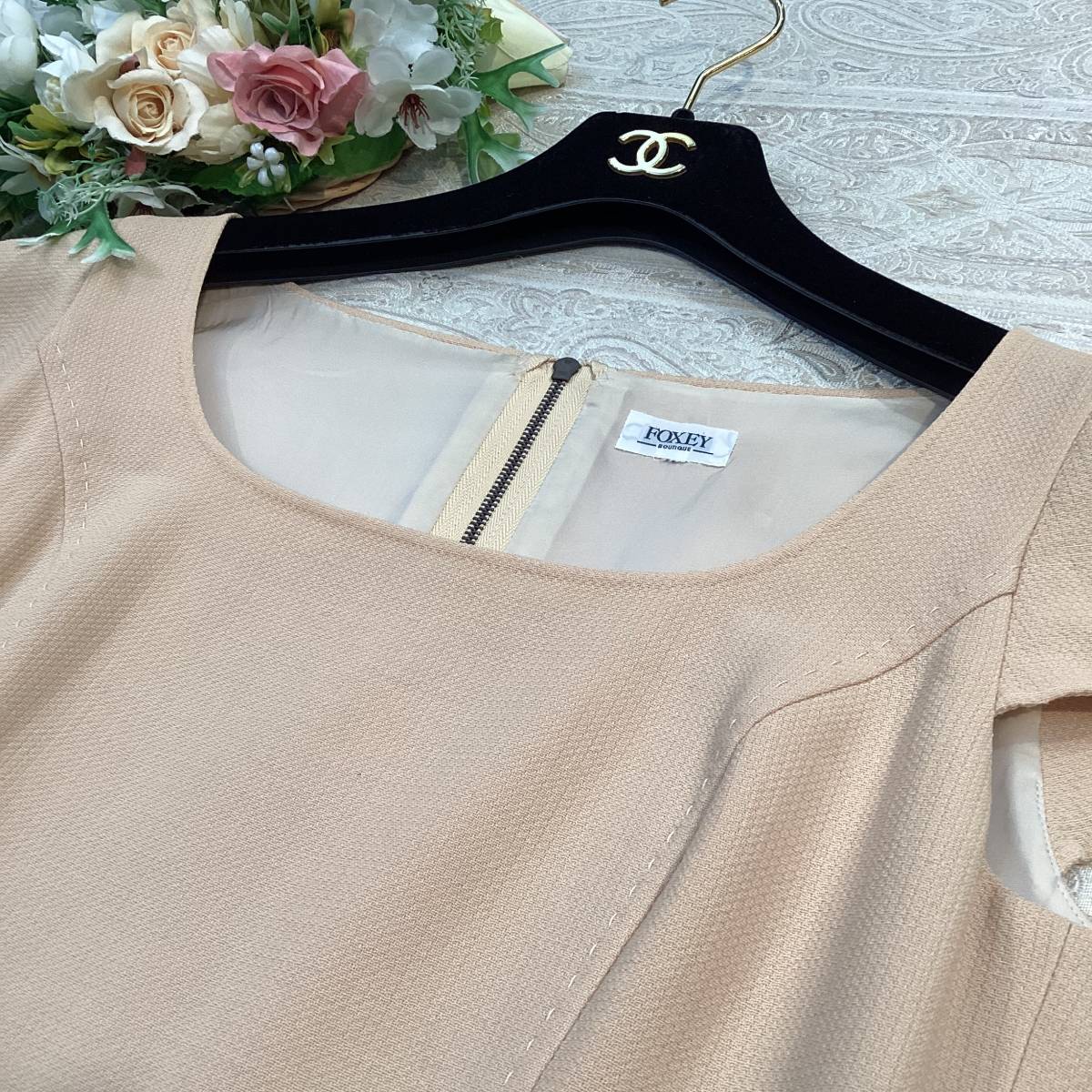 驚きの値段で】 FOXEY フォクシー ワンピース ベージュ ワンピース