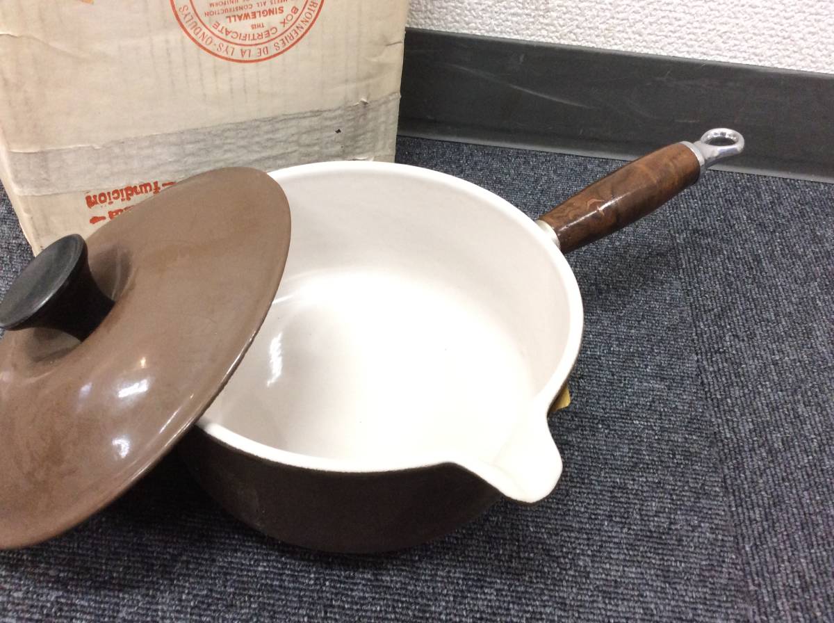 2422 未使用 LE CREUSET ル・クルーゼ 片手鍋 蓋付き 18cm キッチン