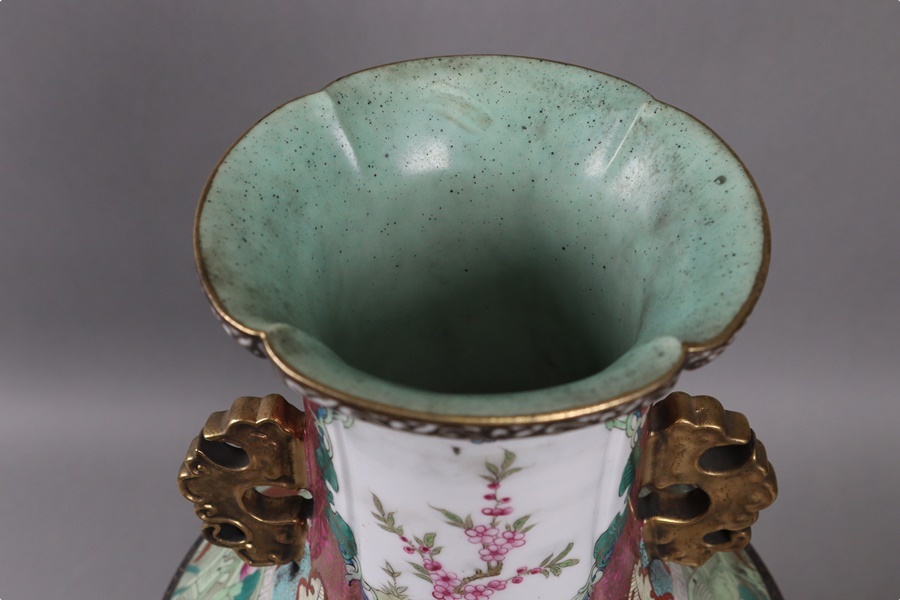 中国美術 雍正年製 色絵花鳥図耳付花瓶 高48,5cm 唐物 粉彩 時代物 古玩 細密細工 古美術品[a1202]_画像2