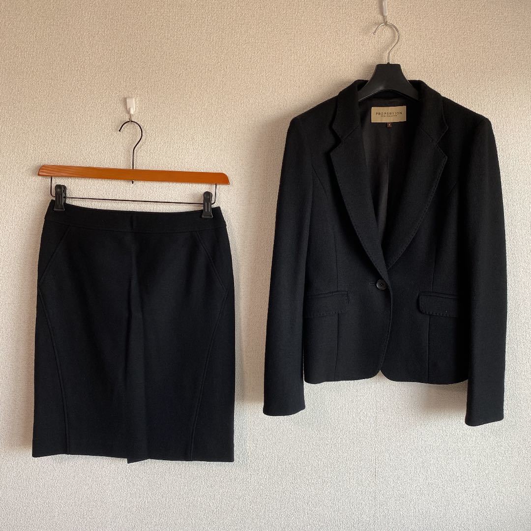 スカートスーツ W70 ウール100% 黒 暖かい 未使用に近い DMW