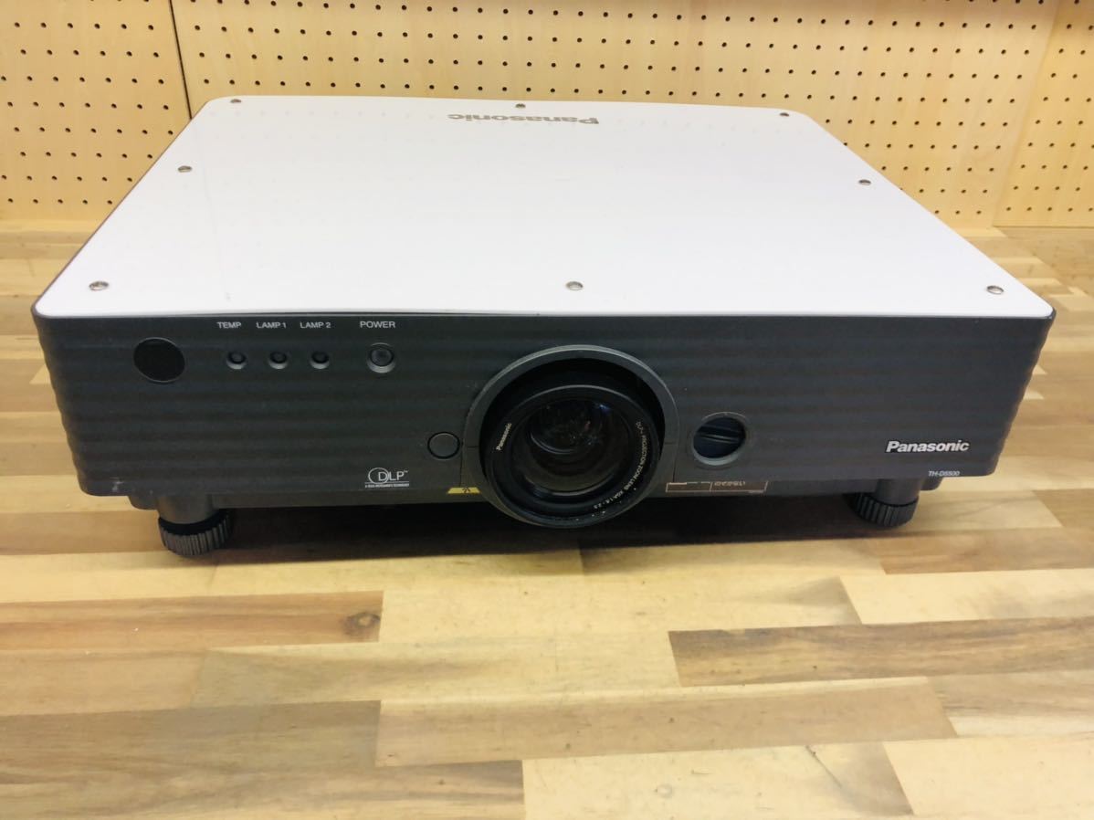スタイリッシュシンプル パナソニック DLPプロジェクター TH-D5500