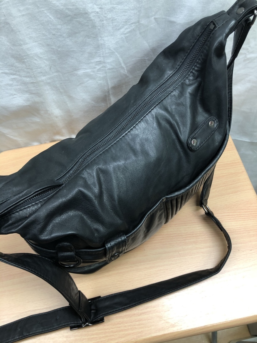  free shipping! shoulder bag travel bag soft leather cow leather black Isola d\'Ischiaisolatis Kia * unused cheap!