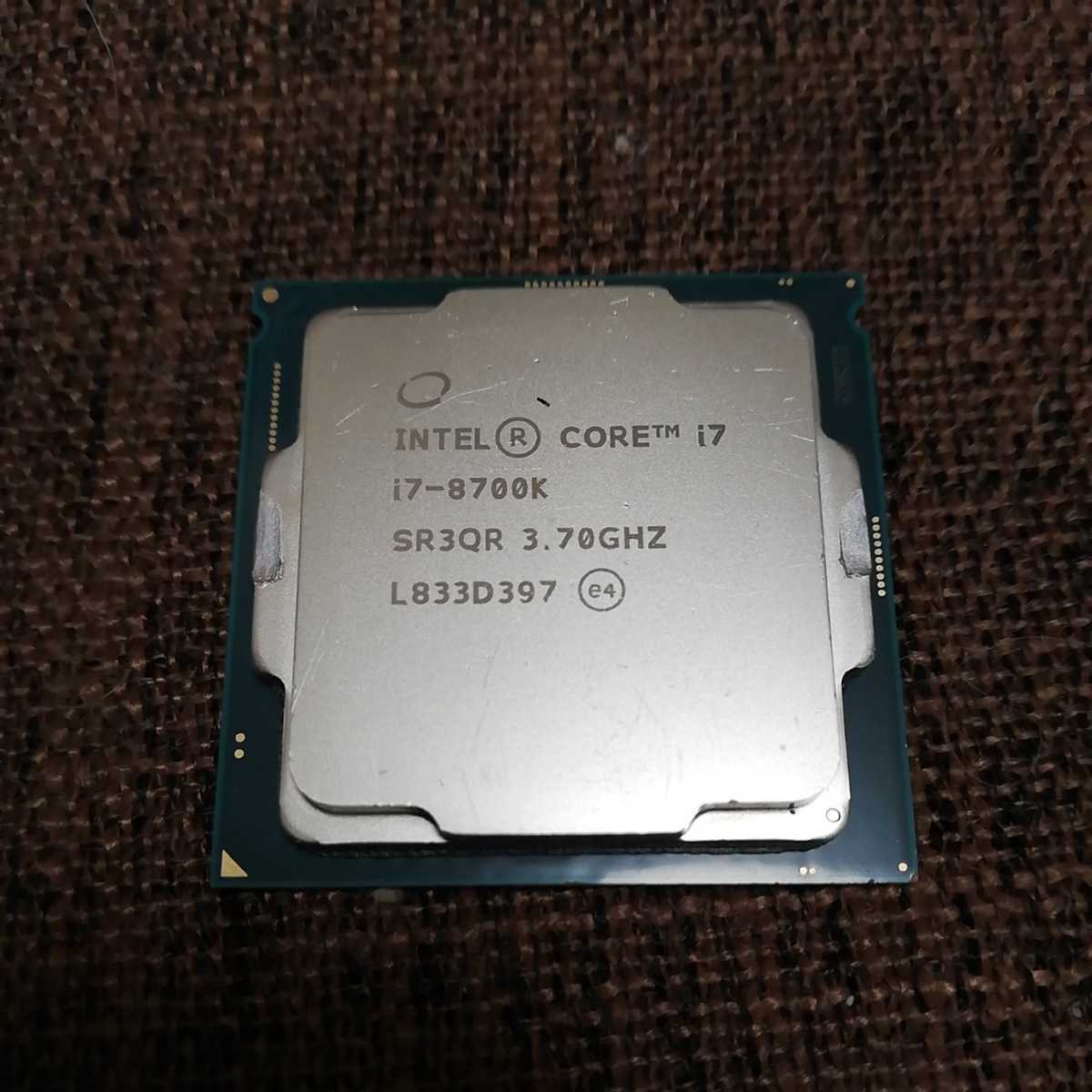 インテル Intel Core i7-8700K 3.7GHz CPU中古pc解体ジャンク品！_画像1