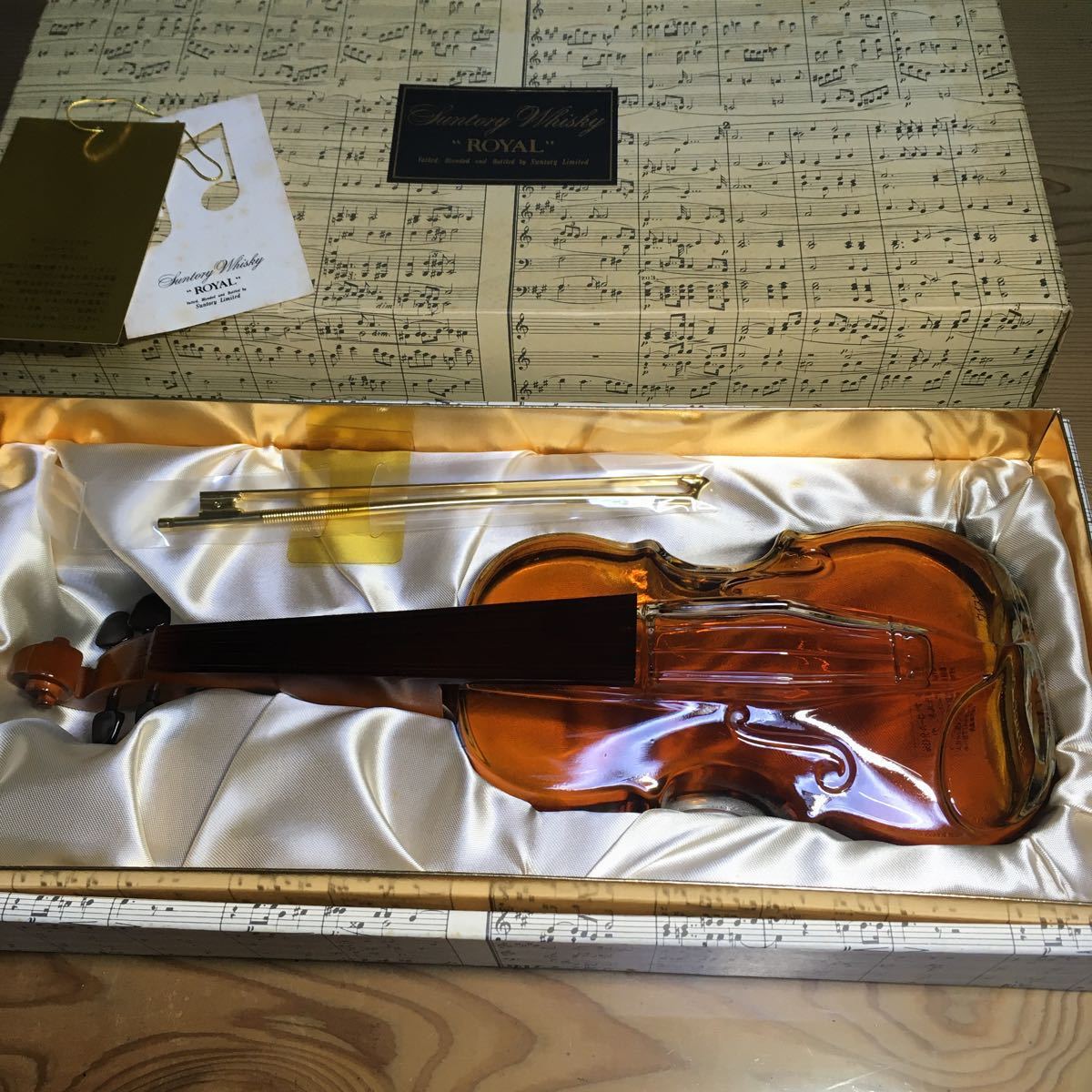 サントリーローヤル ウイスキーバイオリンボトル 箱、弓付 700ml bpbd