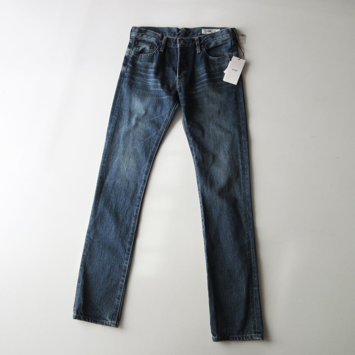 未使用タグ付き HYKE ハイク TIGHT STRAIGHT DENIM ビンテージ加工スリムデニムパンツ サイズ27 S〜M インディゴ 旧green グリーン_画像9