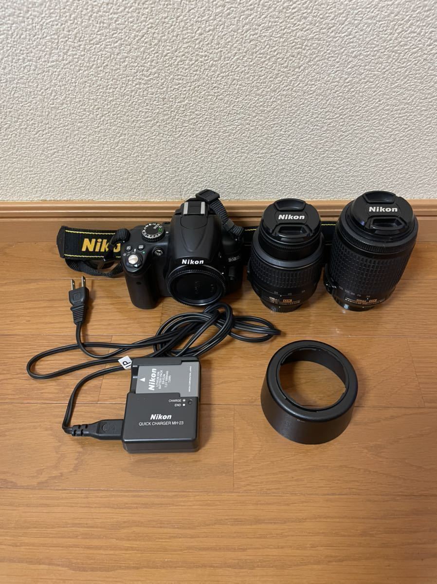 美品!【Nikon】D5000 ダブルズームレンズ デジタル一眼レフカメラ 18