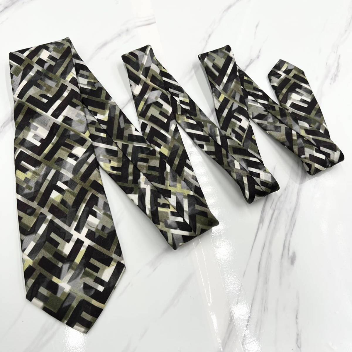 極美品 ネクタイ FENDI フェンディ 現行タグ シルク100 極美品 ネクタイ FENDI フェンディ 現行タグ シルク100