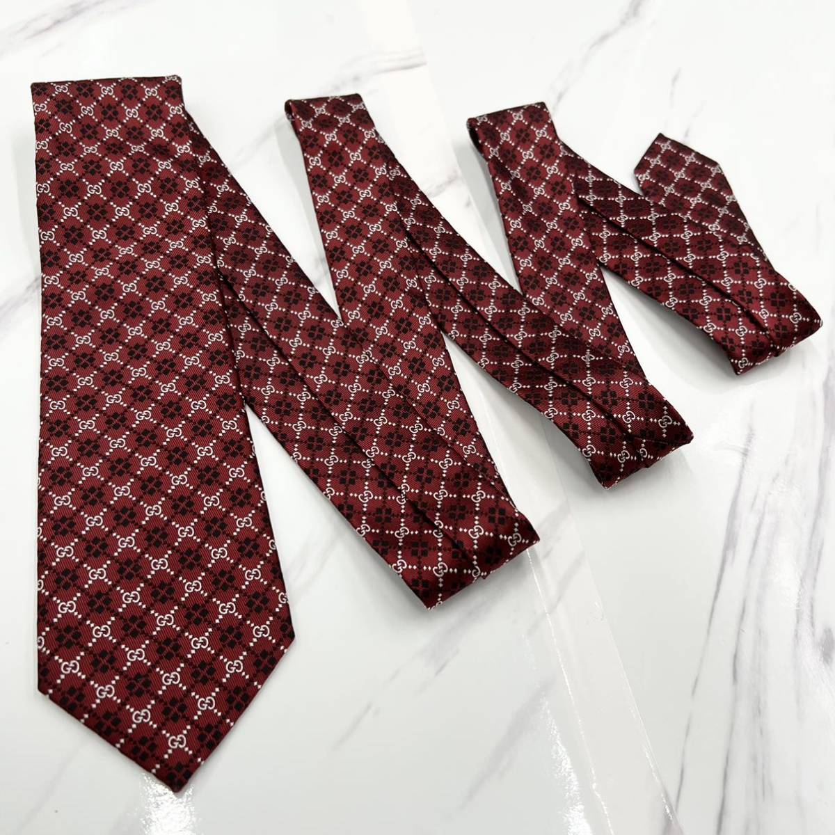 未使用 希少 BTS GG柄 GUCCI bee クローバー グッチ シルク100