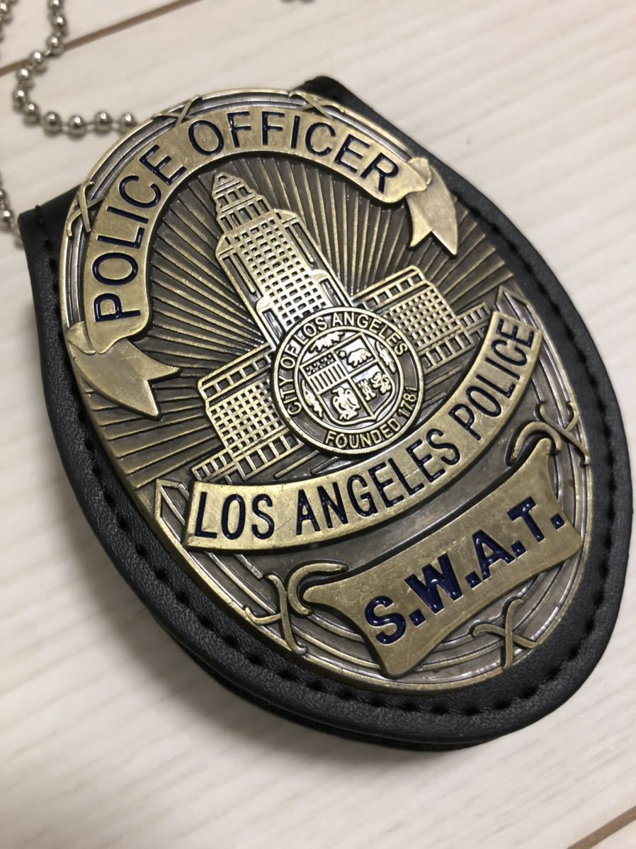 LAPD ロサンゼルス市警察 S.W.A.T.バッジ/ネックチェーン付き LAPD ロサンゼルス市警察 S.W.A.T.バッジ/ネックチェーン付き