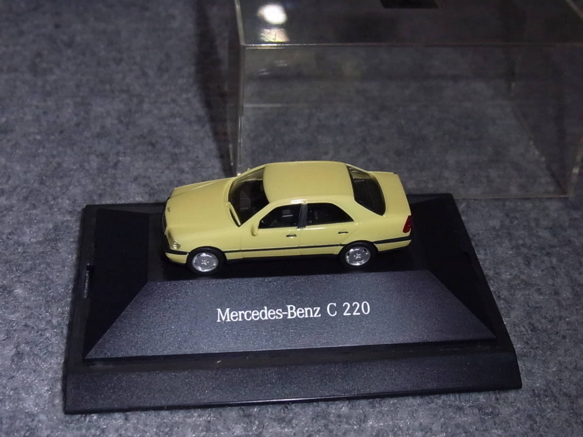 1/87 メルセデス ベンツ C220 W202 イエロー Mercedes Benz_画像1