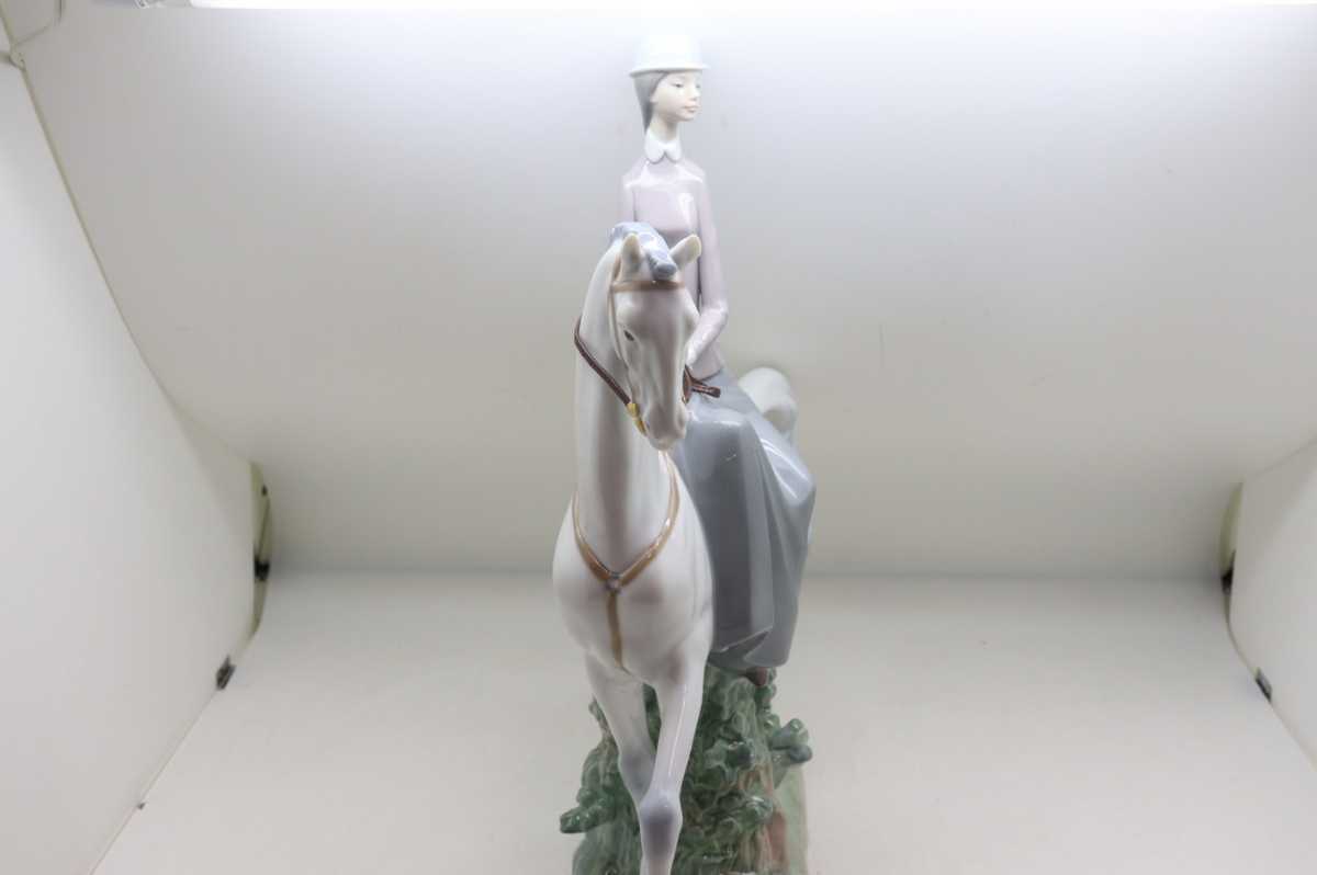 リヤドロ LLADRO 白い馬の少女 陶器人形 フィギュリン 置物 リヤドロ LLADRO 白い馬の少女 陶器人形 フィギュリン 置物