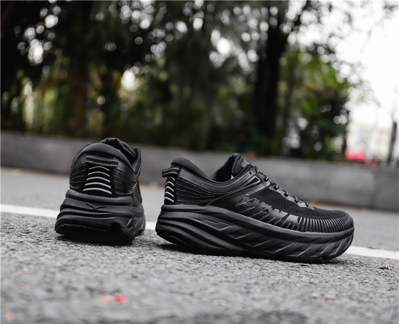 Hoka One One スニーカー ホカオネオネ ボンダイ7 厚底 ランニング