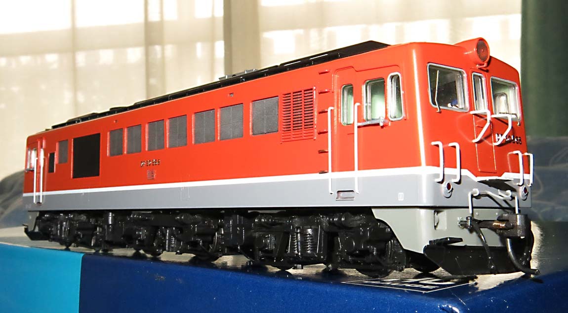 Tomix HO DF50形ディーゼル機関車(朱色・前期型) Tomix HO DF50形ディーゼル機関車(朱色・前期型)