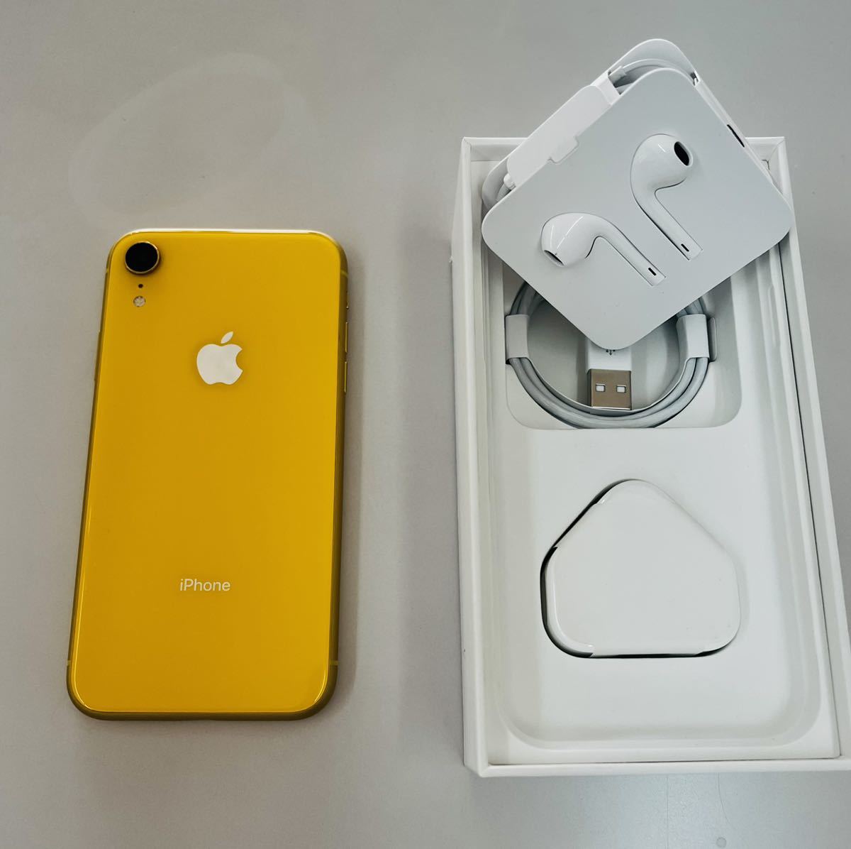 [香港版 シャッター音なし] Apple iPhone XR 256GB yellow 香港版 Model A2108 SIMフリー版 海外版 4G  物理 Dual-SIM