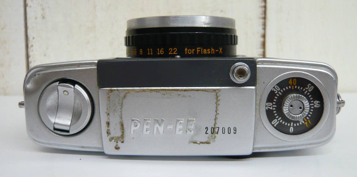 昭和レトロ 当時物 RETRO CAMERA OLYMPUS オリンパス フィルム カメラ コンパクト PEN EE S ペン キャップ付 D.ZUIKO F2.8/3cm_画像3