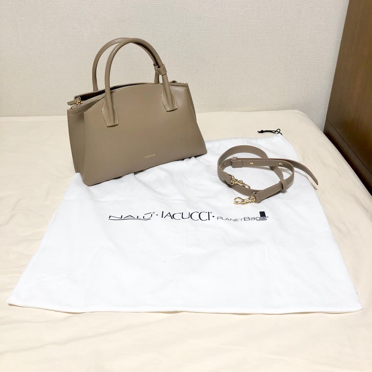 IACUCCI イアクッチ ベラール ハンドバック 本皮 ベージュ | www