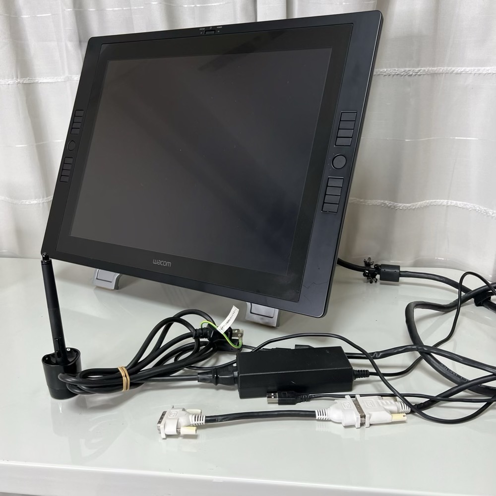 動作品◆WACOM Cintiq 21UX DTK-2100 液晶ペンタブレット _画像2