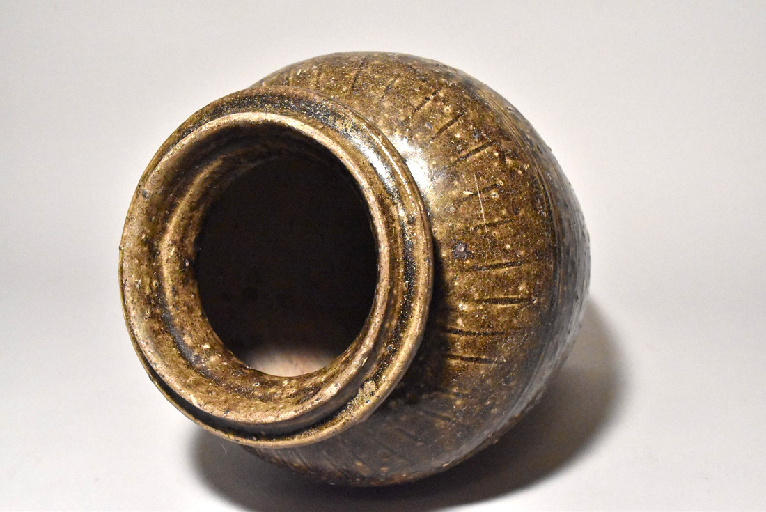 黒褐釉大壺（クメール・１１～１３世紀前後）_画像4