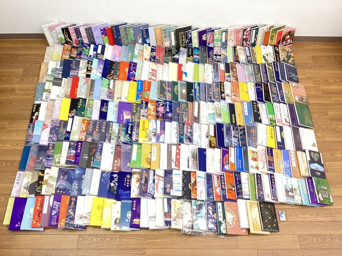 ヤフオク! - 御朱印帳大量まとめ 約320冊 ご朱印帳 集印帳 帳面 神...
