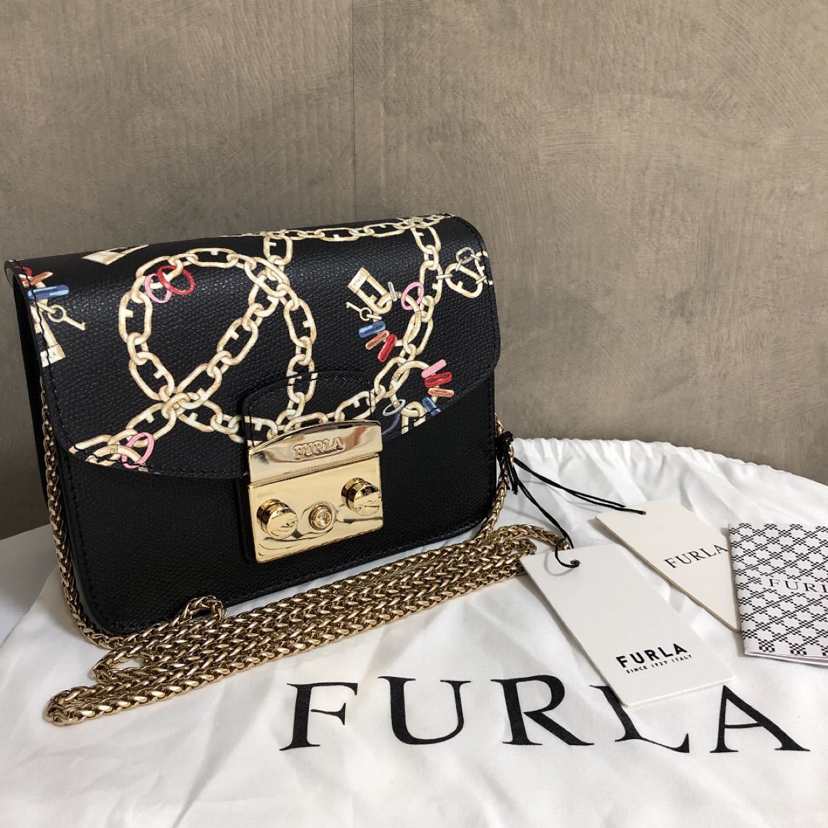 FURLA フルラショルダーバッグ　メトロポリス　チェーン柄ブラック