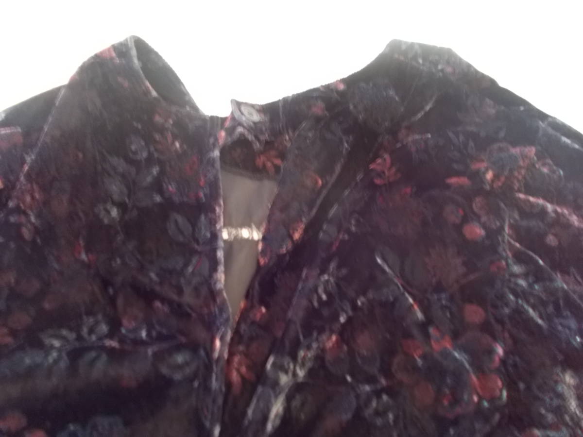CARVENのブラックカラーのパンツスーツ・花柄のジャケットなどの３点セット、サイズは１１号ぐらい_画像10