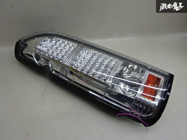 VALENTI ヴァレンティ トヨタ 200系 ハイエース LED テール ライト ランプ レンズ 左右セット 851101L 在庫有 訳有品 棚30-3_画像4