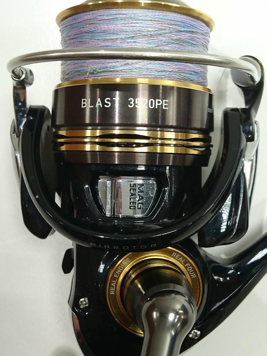 DAIWA BLAST 3520PE リール ソフトケース付き 違い DAIWA BLAST 3520PE リール ソフトケース付き 違い