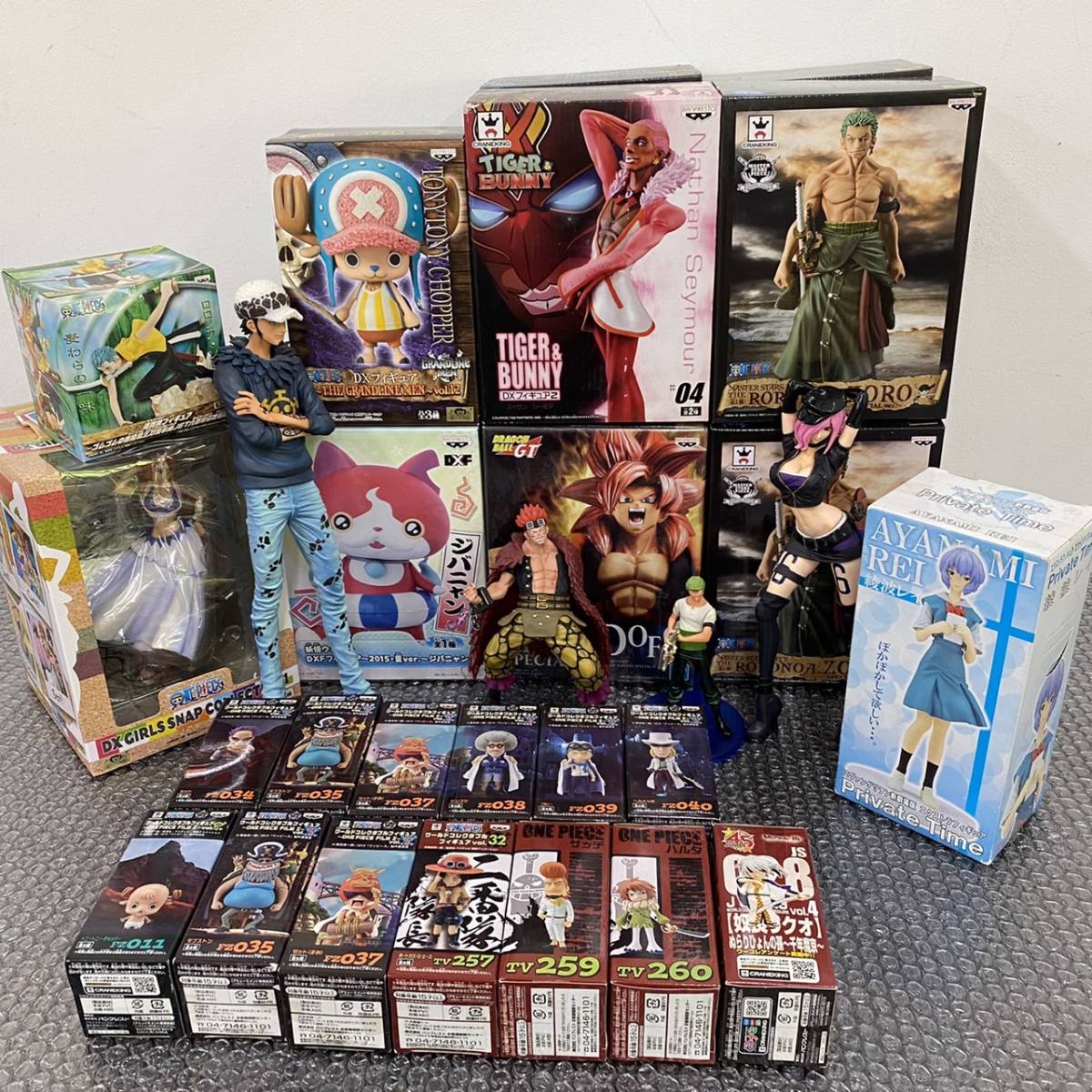 P063(6350)-441【名古屋】フィギュア まとめ 30点 ONEPIECE ワンピース