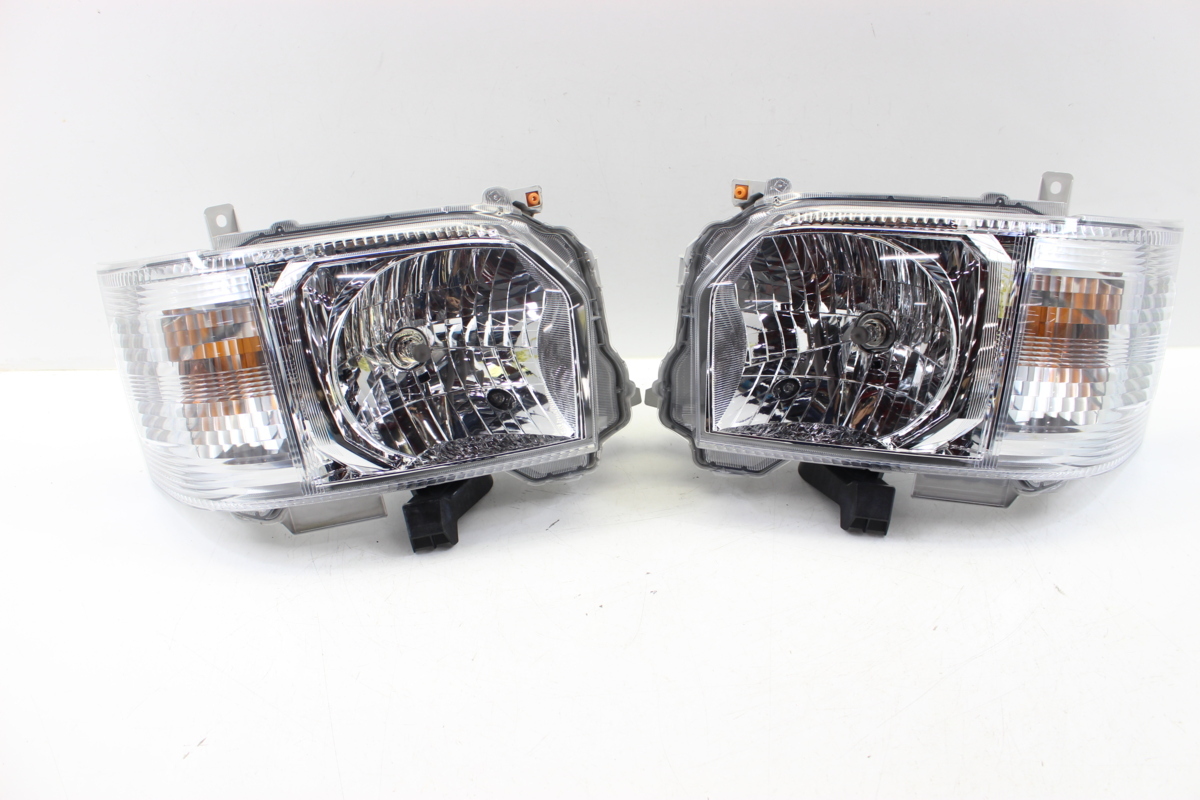  finest quality goods / damage less Hiace KDH211K 200 series wide for head light left right halogen Koito 26-131 engrave 72 232186+232187