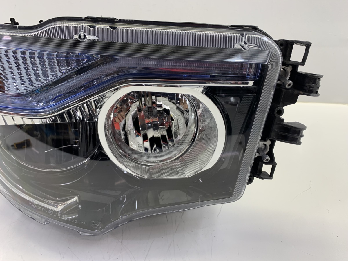 224457/I149 レンズ再生 美品 三菱 スーパーグレード ヘッドライト 右 右側 LED コイト 100-18863 A 961 820 22 61_画像2