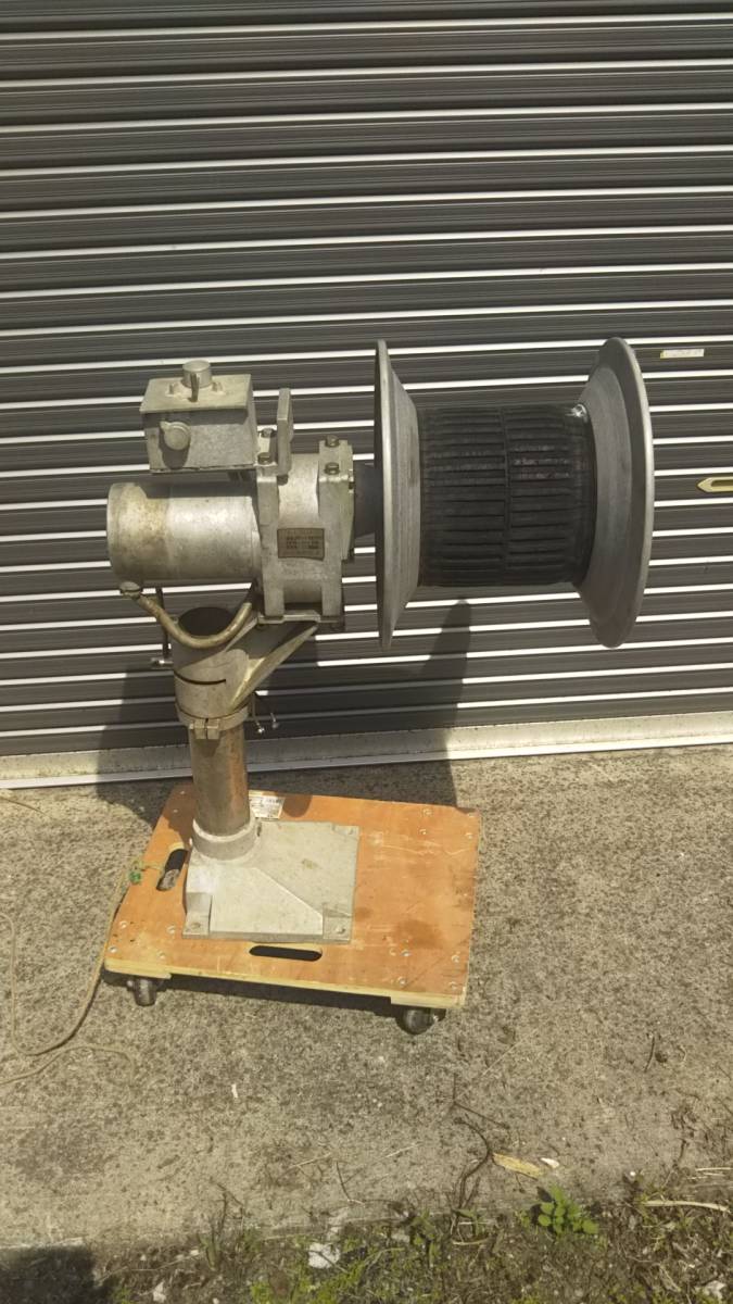 岩崎電機工業 ネットローラー ヤングローラー12V 岩崎電機工業 ネットローラー ヤングローラー12V