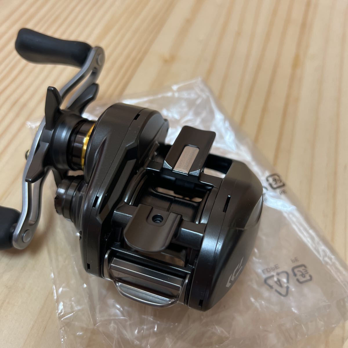 1度使用*極美品】ダイワ スティーズsvtw 1016SV-SH 6:3:1 ノーマル