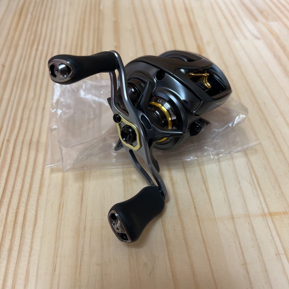 1度使用*極美品】ダイワ スティーズsvtw 1016SV-SH 6:3:1 ノーマル
