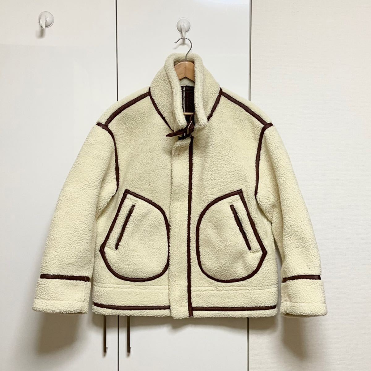 美品 フリークスストア リバーシブル フェイクムートン ボア B3 美品 フリークスストア リバーシブル フェイクムートン ボア B3