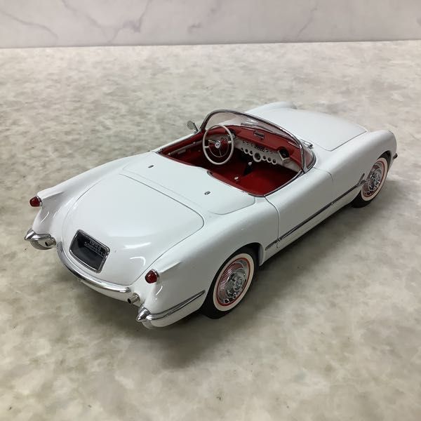 絶版未展示品 オートアート 1/18 シボレー コルベット 1953 POLO WHITE