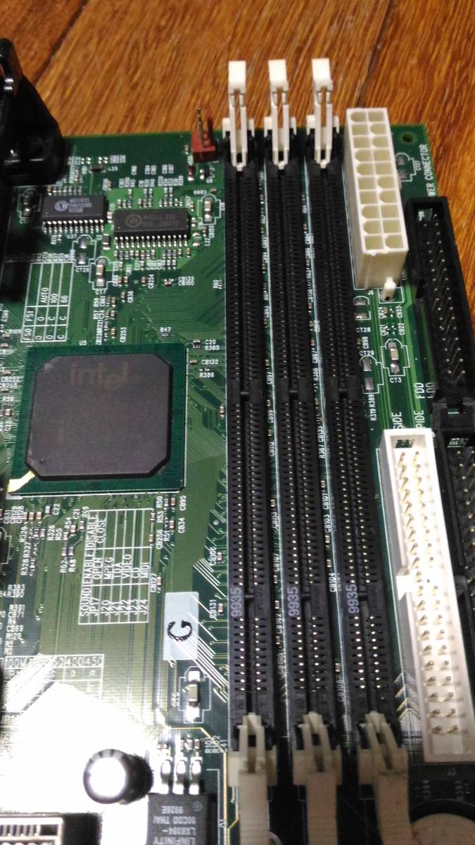 TYAN S1857 Socket370 & Slot1 マザーボード PentiumⅢ ジャンク品！_画像4
